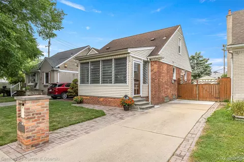 4224 Howard St, Lincoln Park, MI 48146