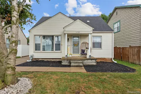 14569 Superior St, Southgate, MI 48195