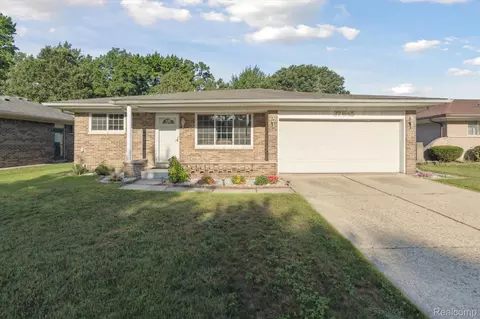 37645 Carpathia Blvd, Sterling Heights, MI 48310