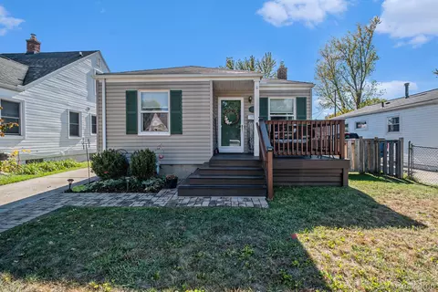 1197 Columbia Rd, Berkley, MI 48072