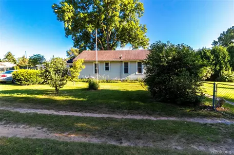 9030 Washburn Rd, Oregon, MI 48421