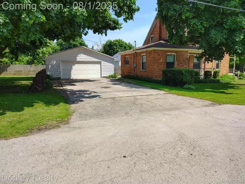 6394 Chard St, Marlette, MI 48453