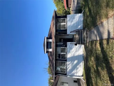 2120 W Genesee Ave, Saginaw, MI 48602