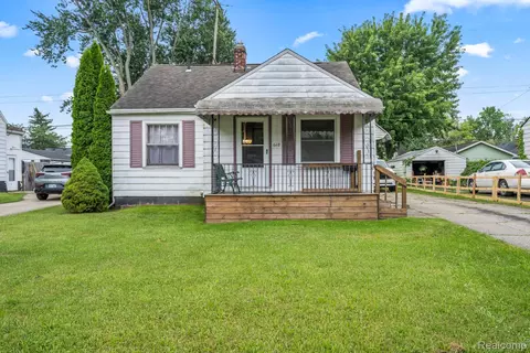 618 Burroughs Ave, Flint, MI 48507