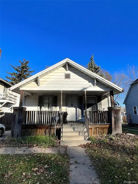 1946 Gratiot Ave, Saginaw, MI 48602
