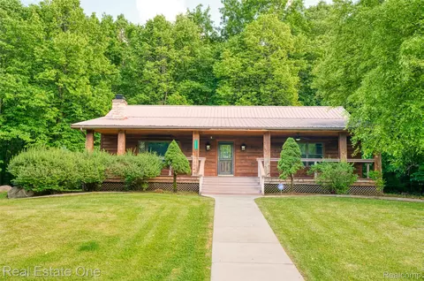15060 Van Syckle Ct, Unadilla, MI 48137