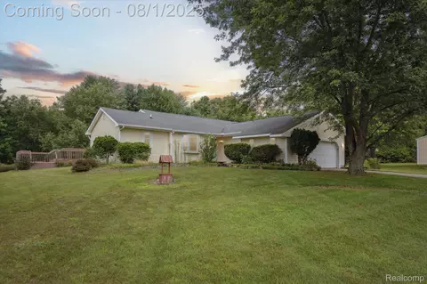 1355 E Sawdust Corners Rd, Lapeer, MI 48446