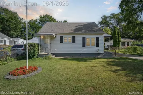 224 W Chicago Ave, Pontiac, MI 48340