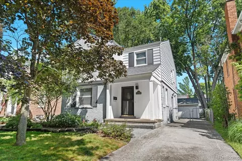 13336 Balfour Ave, Huntington Woods, MI 48070