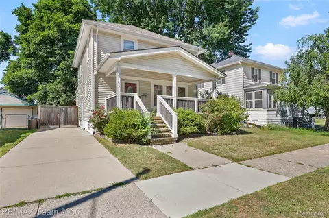 154 Gallup St, Mount Clemens, MI 48043