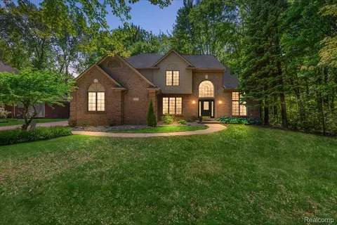 53629 Wayburn Ct, Shelby Township, MI 48315