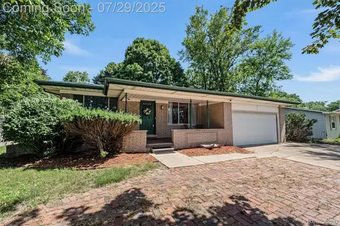 2550 W Walton Blvd, Waterford, MI 48329