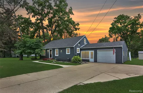 15890 Brook Rd, Lansing, MI 48906