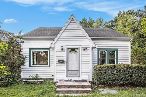 349 Goguac St W, Battle Creek, MI 49015