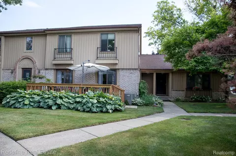 41565 Bedford Dr, Canton, MI 48187