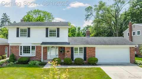37639 Kingsbury St, Livonia, MI 48154