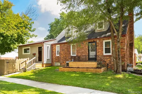 922 Butternut Ave, Royal Oak, MI 48073