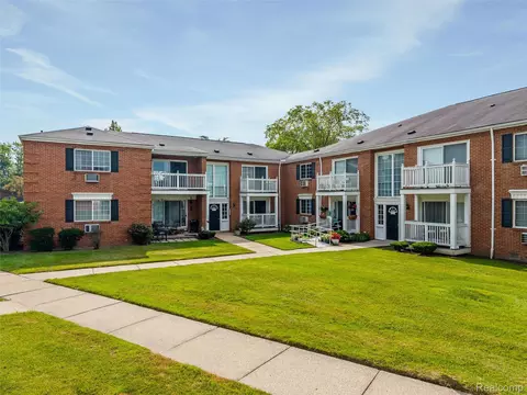 2420 Parmenter Blvd #110, Royal Oak, MI 48073