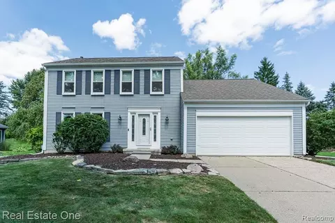 2200 N Fairview Ln, Rochester Hills, MI 48306