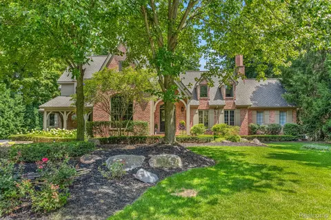 18278 Woodbury Ct, Northville, MI 48168