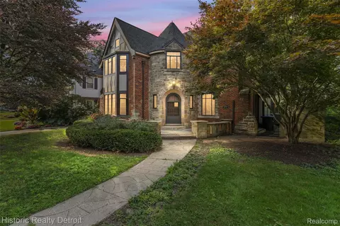 18675 Bretton Dr, Detroit, MI 48223