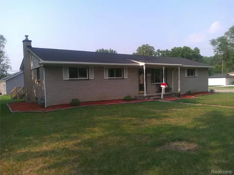 30712 Beechwood St, Garden City, MI 48135