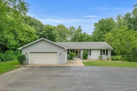 3793 Curdy Rd, Oceola, MI 48855