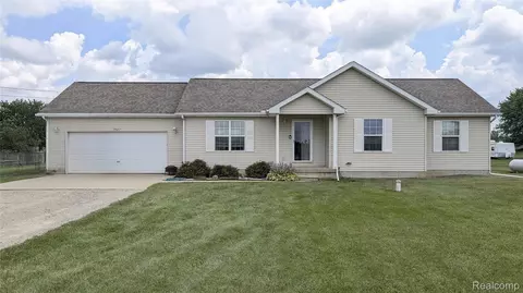 7427 Seymour Rd, Swartz Creek, MI 48473