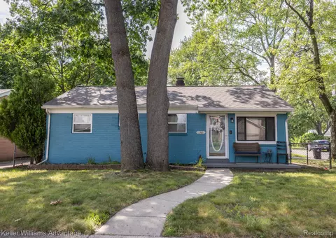 5981 N Dowling St, Westland, MI 48185