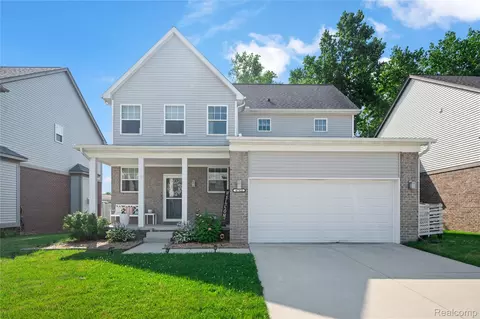 47522 Viola Ln, New Baltimore, MI 48047