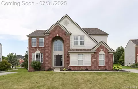 6068 Woodpecker Ct, Ypsilanti, MI 48197
