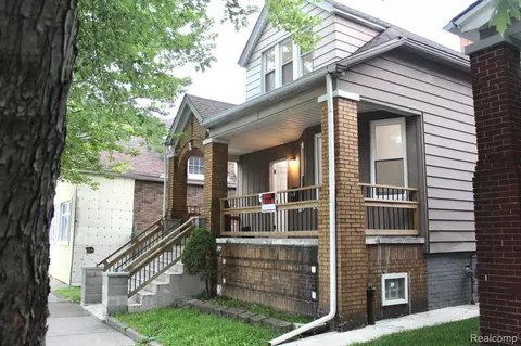9836 Dequindre St, Hamtramck, MI 48212