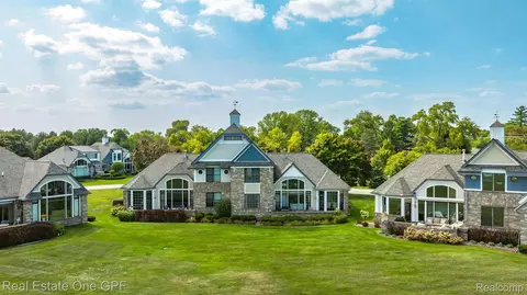 1756 Edison Shores Pl, Port Huron, MI 48060