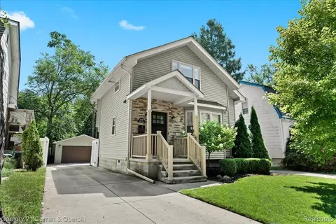 2828 Ferris St, Berkley, MI 48072