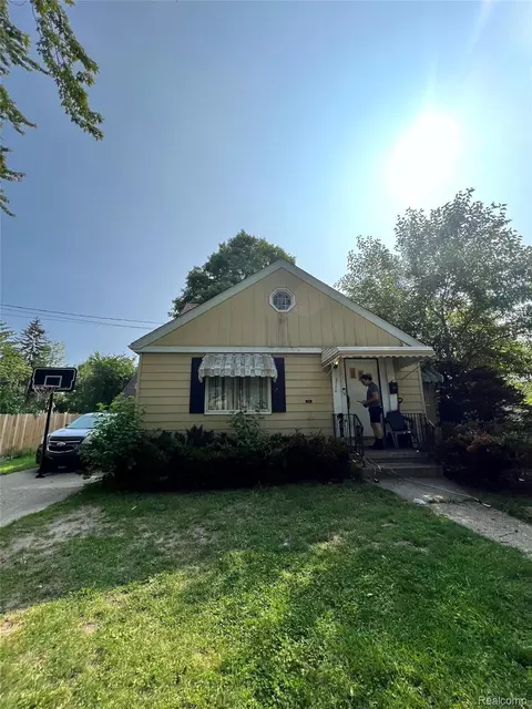 3116 Mackinaw St, Saginaw, MI 48602
