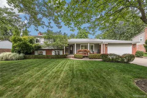 32314 Craftsbury Rd, Farmington Hills, MI 48334