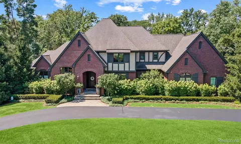 7340 Chula Vista Ln, Bloomfield Hills, MI 48301