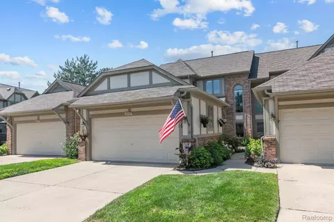 42210 Saratoga Cir #119, Canton, MI 48187