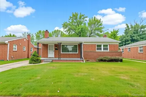8403 Kinmore St, Dearborn Heights, MI 48127