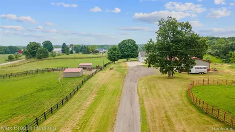 4536 Crandall Rd, Howell, MI 48855