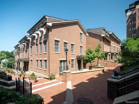 164 Ashley Mews Dr #47, Ann Arbor, MI 48104