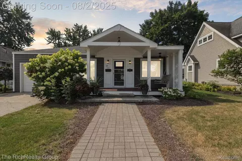 967 Palmer St, Plymouth, MI 48170