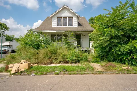17403 Goddard St, Detroit, MI 48212