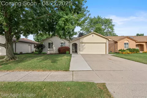 1351 Milverton Dr, Troy, MI 48083