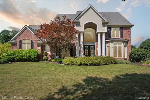 5885 Fairborn, Canton, MI 48187