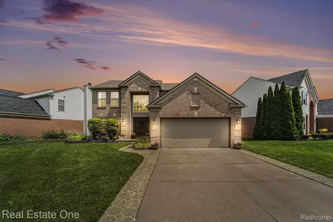 14853 Liri Dr, Sterling Heights, MI 48312