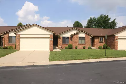 48475 Juswood Ln #20, Chesterfield, MI 48051
