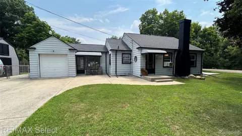1119 W Decamp St, Flint, MI 48507