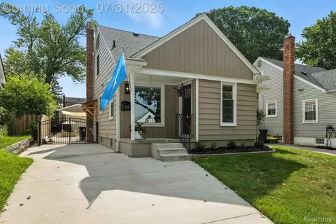 910 Maplegrove Ave, Royal Oak, MI 48067