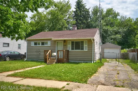 2910 Mcclure Ave, Flint, MI 48506